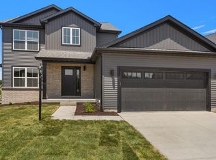 6 Prairie Trl, Monticello, IL 61856