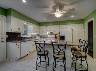 7835 Cody St, Lenexa, KS 66214