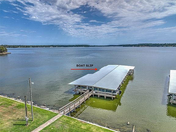 5th image of 122 N Panuco Dr