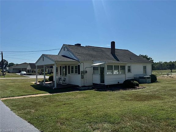 5th image of 2709 Murray Rd