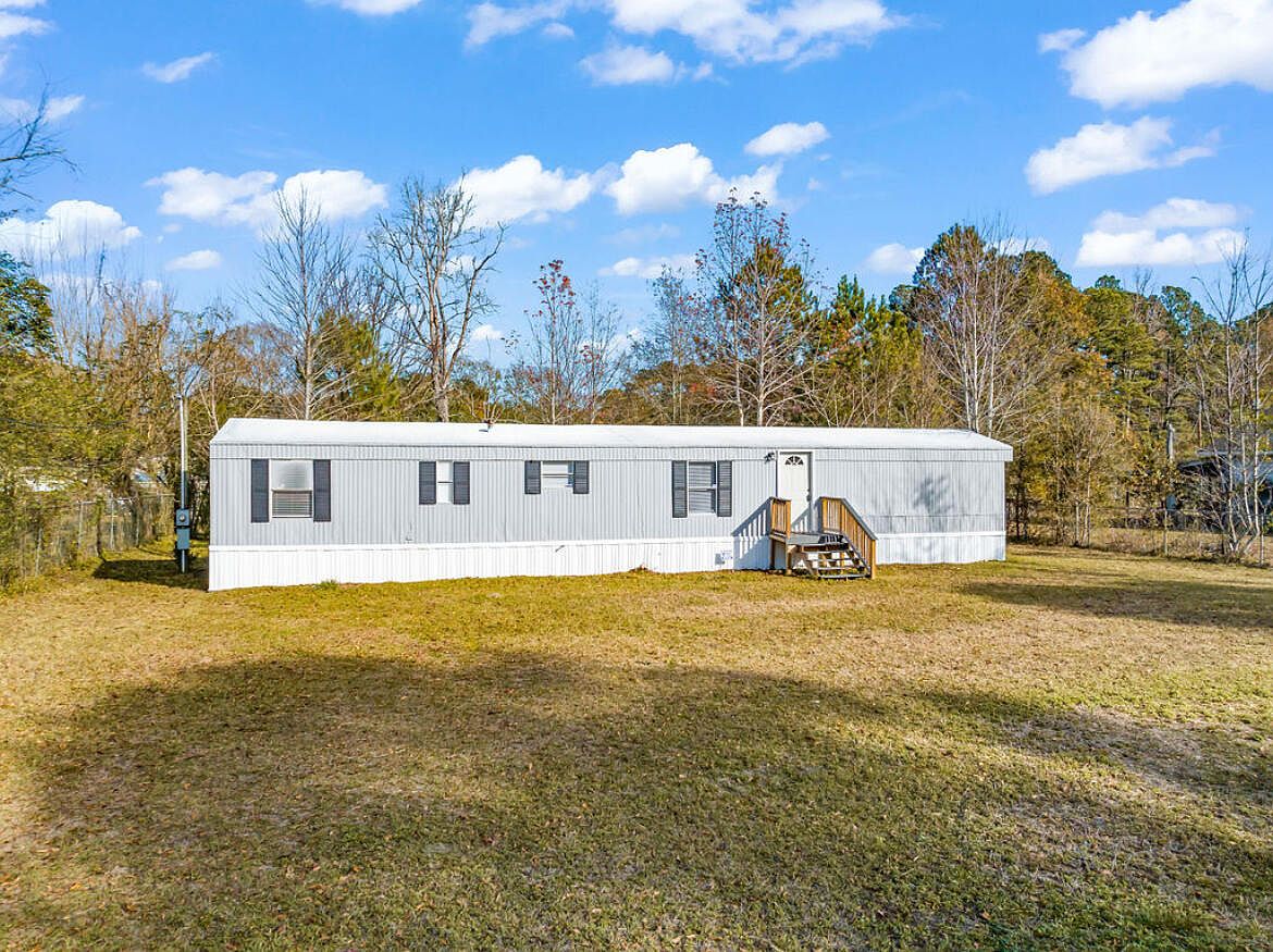 321 4th St, Walterboro, SC 29488 MLS 23027949 Zillow