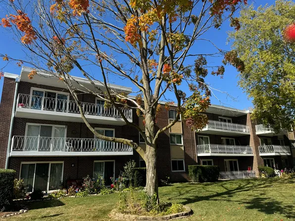 200 Deborah Ln APT 1C, Wheeling, IL 60090