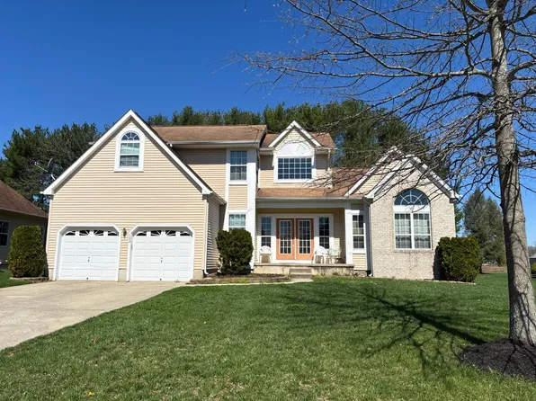 102 Christmas Tree Ct, Sicklerville, NJ 08081
