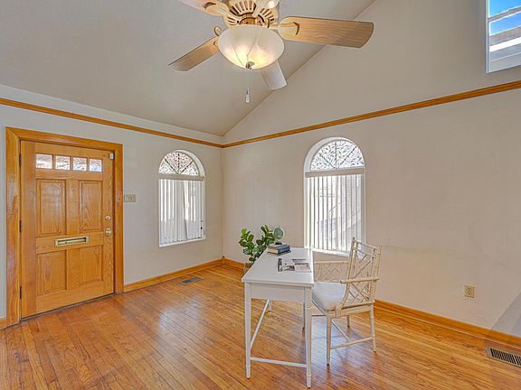 5th image of 712 Marquette Ave NW