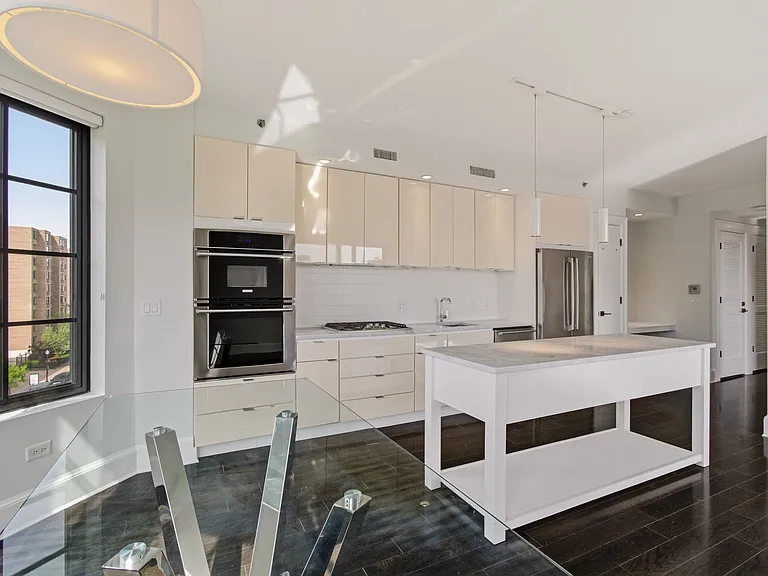 1011 M St NW #504 — Photo 12