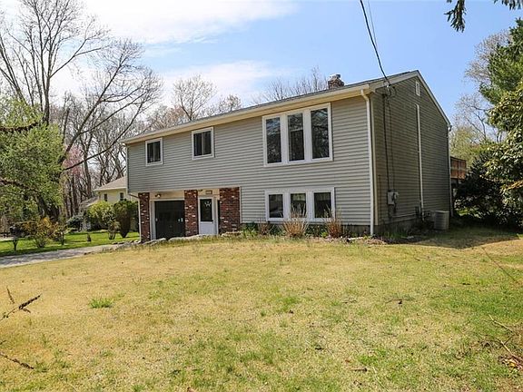 4th image of 245 Greenwood Dr