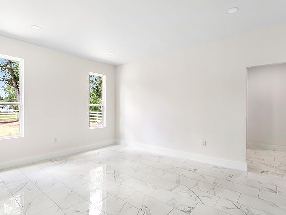 3rd image of 634 County Road 2342