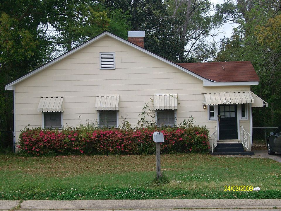 Great Invest. Property or 1st Time Home Buyer!