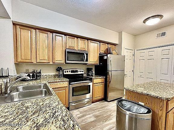 5th image of 2228 Beach Dr APT 208