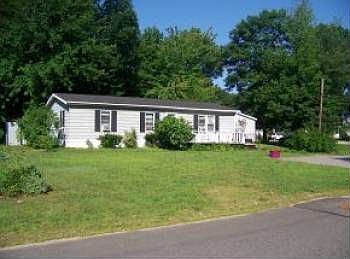 2nd image of 424 Sherwood Gln