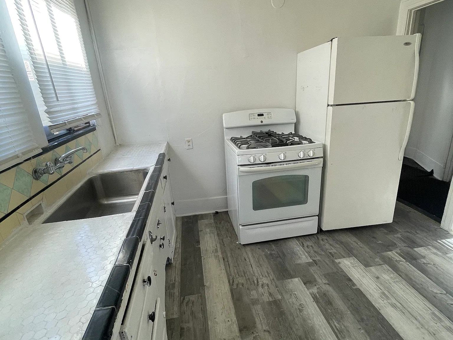 Studio, 400 sqft, $1,495 — Photo 4