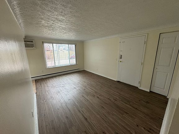 2nd image of 717 Elliott Ave APT 3