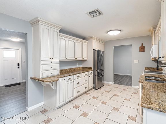 5th image of 2848 Watkins Dr