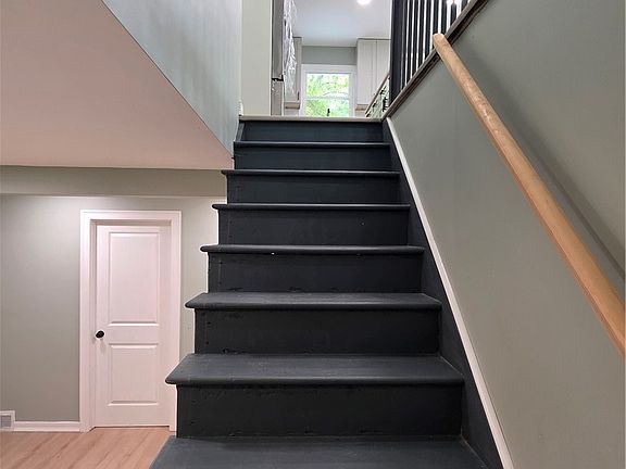 4th image of 28 Chestnut St