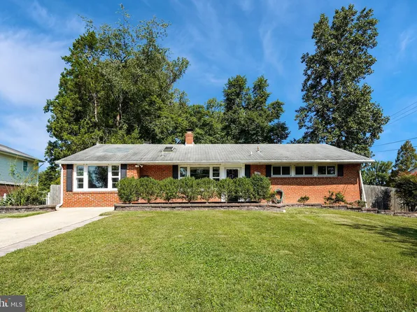 7402 Hallmark Pl, Springfield, VA 22150