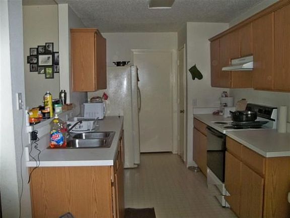 2nd image of 1636 Auburn Way