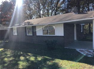 2204 Acorn Rd, Greensboro, NC 27406