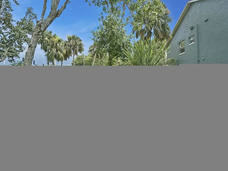 The Groves — Photo 24