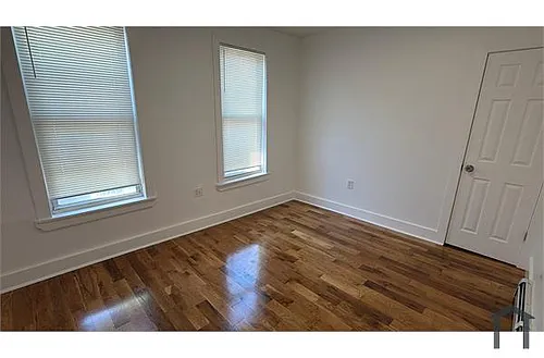 11339 Farmers Blvd Photo 1