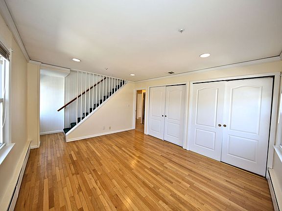 3rd image of 43 Stewart Pl