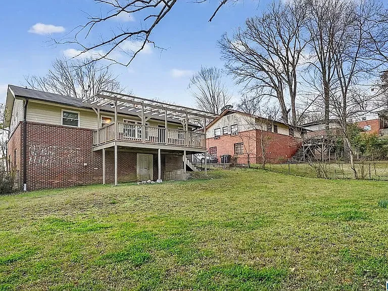 317 Westwood Dr — Photo 17