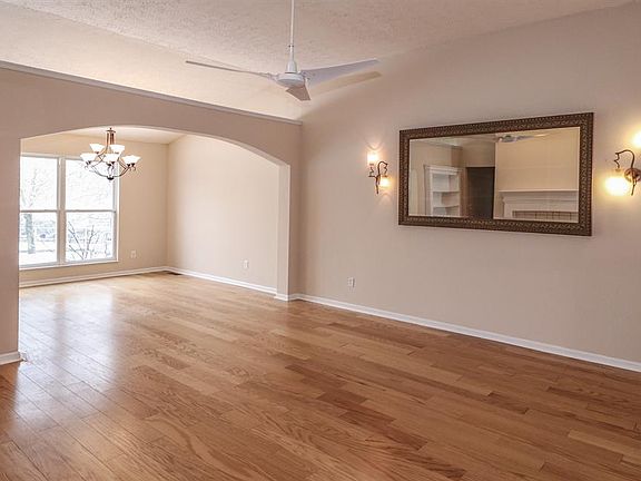 3rd image of 6386 Lakearbor Dr