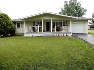 18650 N Hails Ln, Mount Vernon, IL 62864