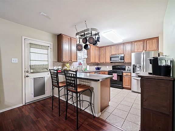 2nd image of 12122 Carriage Oak Cir