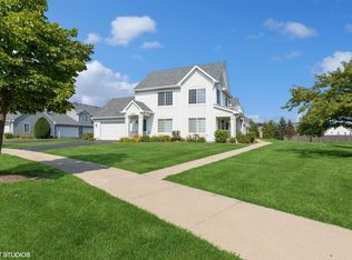 39689 N Warren Ln, Beach Park, IL 60083