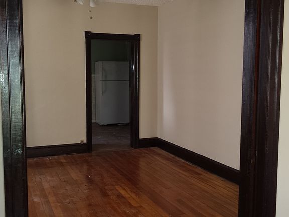 5th image of 28 Avalon Ave
