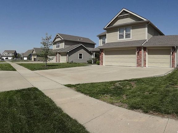 3rd image of 2518 Carlton Dr
