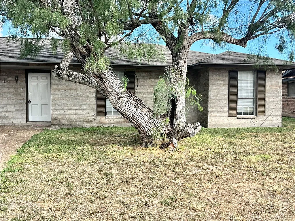 3 bed, 2.0 bath, 1054 sqft, $1,400 — Photo 2