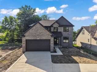 34575 Jefferson Ave, Harrison Township, MI 48045