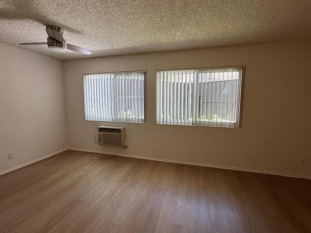Canyon Crest Apartments — Photo 8