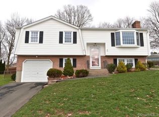 62 Spice Hill Dr, Meriden, CT 06451