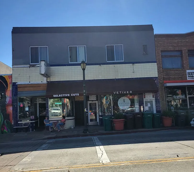 3835 Macarthur Blvd