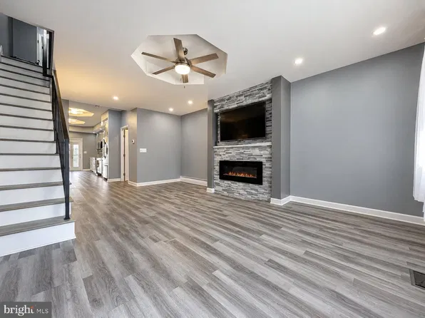 151 Moore St, Philadelphia, PA 19148