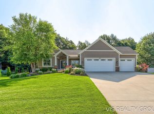 13170 Copperway Dr, Grand Haven, MI 49417