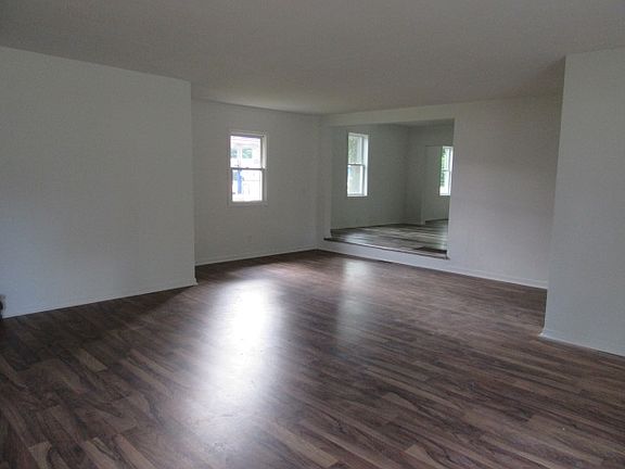 5th image of 1148 Goshen Ave