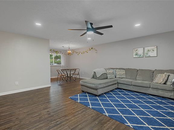 4th image of 6317 Rosebury Dr