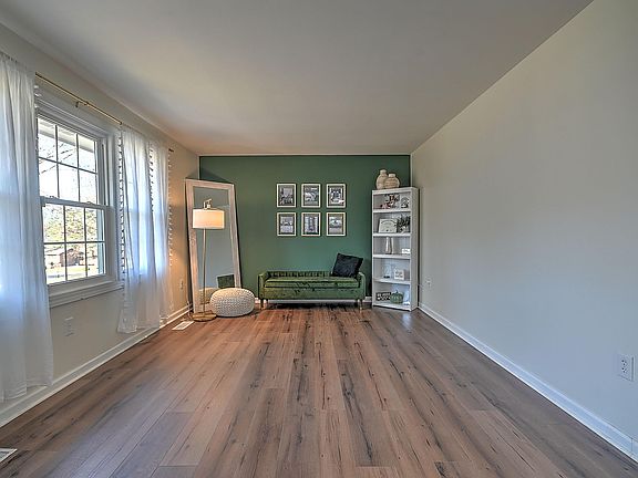 4th image of 359 Lynnwood Dr