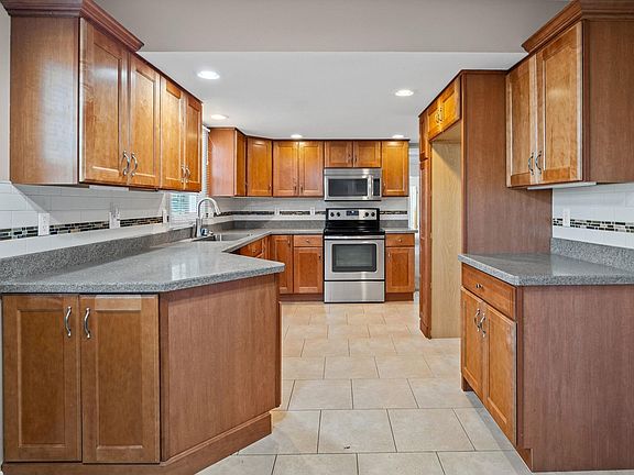 4th image of 4505 Nottingham Dr