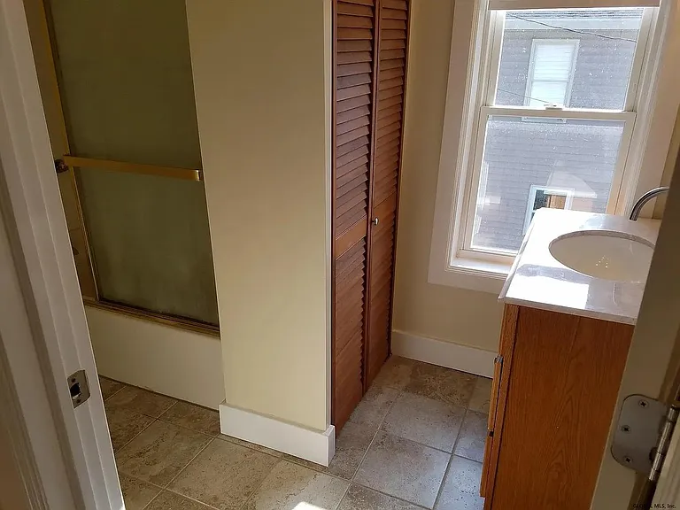 148 Middle Ave — Photo 17