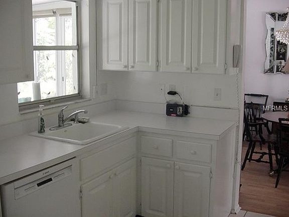 4th image of 2857 Lomond Dr