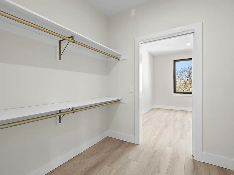4525 Bergenwood Ave #203 — Photo 6