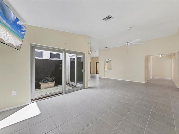 2nd image of 3638 Glen Oaks Manor Dr #3638