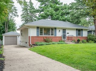 2215 32nd St, Des Moines, IA 50310