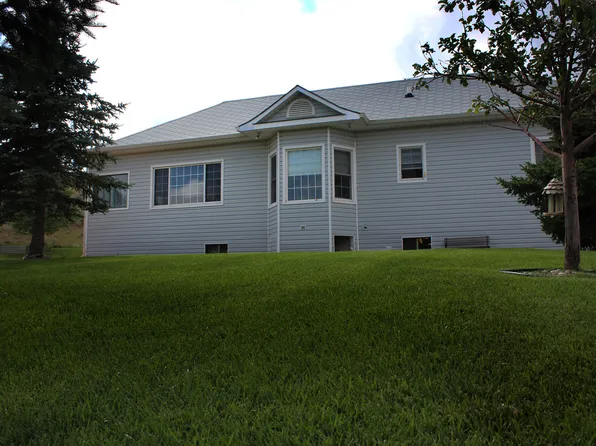 28 N Pineview Dr, Gillette, WY 82716