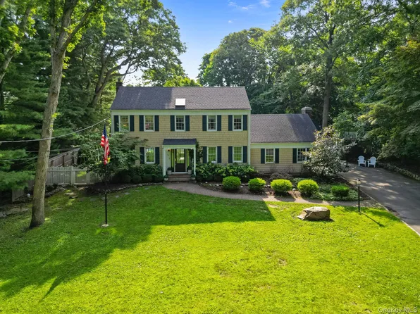 36 Leonard Street, Wading River, NY 11792