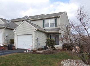 13 Red Tail Ct, Hamburg, PA